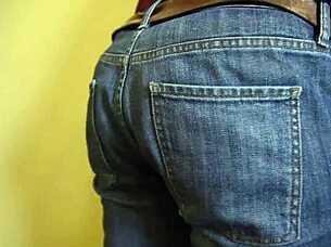 A total stranger allows me to smell her anus and get a face full of cake (cakeface)