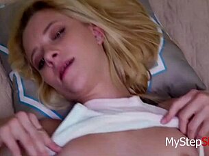 Why does stepdaughter Riley Star crave dad's therapy?