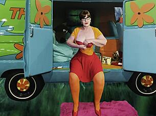 Velma Dinkley, the mature and professional cosplayer who loves to suck cock.