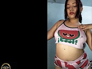 Beautiful teenage girl with a great ass shares hot photos.