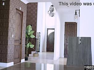 Bisexual MILF Mona Azar enjoys a steamy threesome