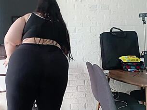 Visiting my neighbor and fucking her wet pussy - full story