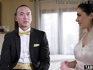 Valentina Nappi's naughty buttplugged wedding anal session