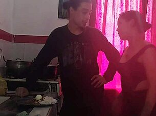 Mi hot stepmom teaches me cooking and how to fuck