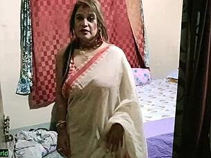 Beautiful Indian housewife has sex with the unemployed next door man in a hot scene