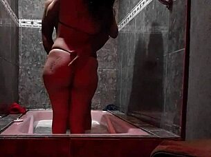 I have sex in a jacuzzi in a hotel in Ecuador