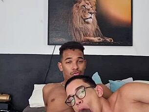 branquelinho tomou piroca grossa e preta no cuzinho