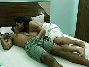 Young Indian bhabhi fulfills her morning cravings for sex