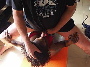 Black MILF gets a quick gym fuck in the morning