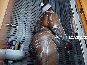 Shower time turns kinky for an ebony couple