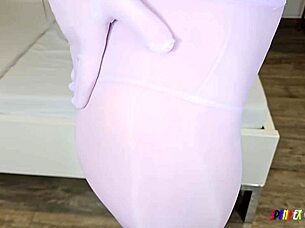 Spandexqueen's tight pantyhose drive him to intense orgasm