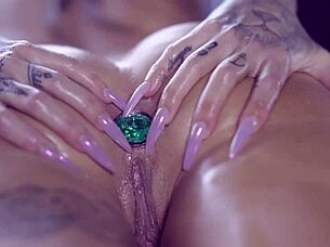 Susy landed juicy role, enjoying herself enthusiastically