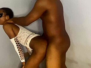 Hot ebony slut gets her pussy hammered in a steamy session