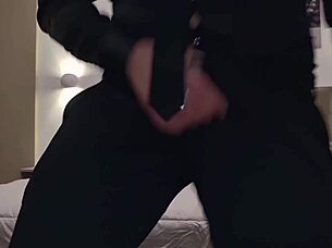 Amatoriale elegante - tanned beauties love cum and jackpot