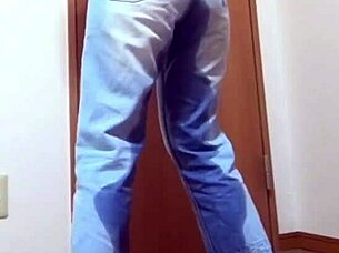 A girl wet her jeans due to her brother’s dirty bathroom