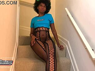 Hippie girl from Baltimore makes a sloppy wet blowjob on the stairs