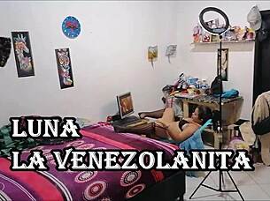 Venezuelan girl's big ass gets pounded and mouth filled