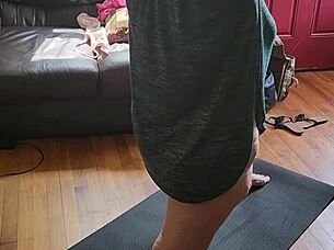 Yoga in the morning with a hot mature MILF is awesome