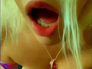 Toys and wetness turn solo days spicy