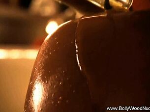Loving Indian MILF dance queen gets enjoyed with a strip tease