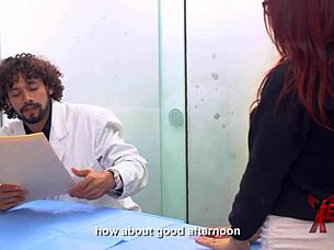 The peliroja is fucked by a surgeon with an enormous cock