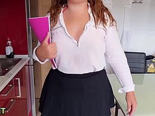 Latina colegiala fucked by her math professor