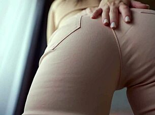 Facesitting with Jeans and a hot ass to worship