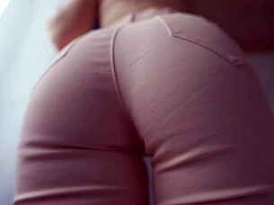 Facesitting with Jeans and a hot ass to worship