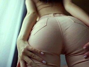 Facesitting with Jeans and a hot ass to worship