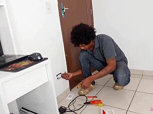 An electrician with BBC penetrated anal and made her squirt in a steamy encounter