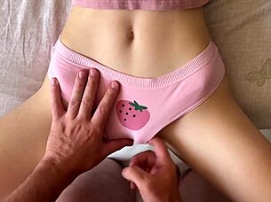 别插请，继妹摩擦和操，内射湿紧小穴爸爸