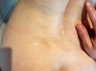 HD video of amateur babe getting her pussy fucked from behind