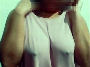 This amateur BBW shows off her bouncing boobs and nipples