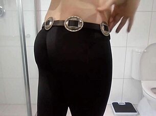 Nice big twink with big oiled butt comes naughty