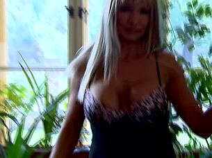 German housewife does a handsjob and blowjob to her lover in her kitchen SIVES