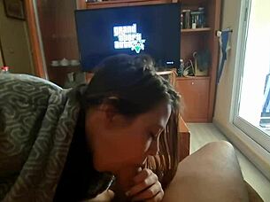 Limpiadora beats Chuchaca big ass