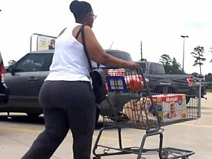 Real life hottes ebony milf with huge tits takes bbc