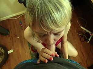 MILF grandma blowjob and sucks cock