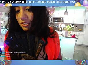 Accidental nipple flash by gaming girl on live stream