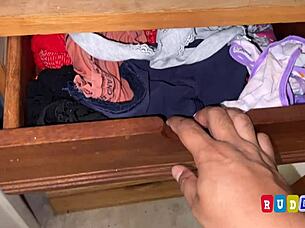Young teen at her first time of being fugged by her uncle in the ass