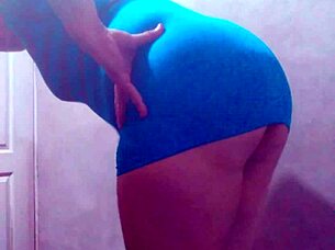 HD video of beautiful shemale escort shows sexi body