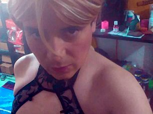 HD video of beautiful shemale escort shows sexi body