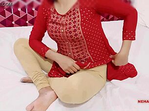 Real Desi Sex Video with a Desi Bua & Her Lover Booming Her Pussy
