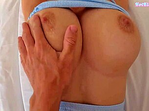 In this amateur video i get an unforgettable cowgirl experience with my girlfriend, she has a perfect butt and large breasts