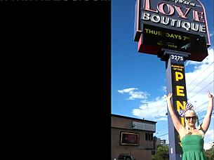 Tasia Lockran’s first time in the museum of erotic as a performer in Vegas