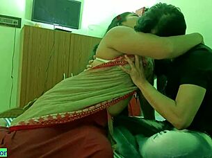 Hardcore sex; Indian girlfriend records her boyfriend's big cock