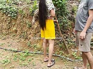 Outdoor sex with young stud of Desi bhabhi