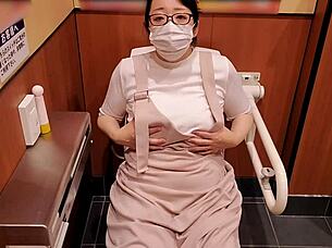 This amateur wife is chubby, she has big boobed and a shaved pussy that enjoys playing with a dildo on her own