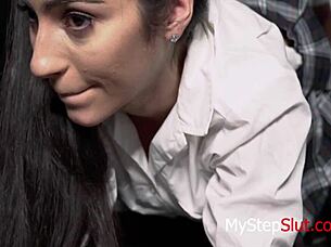Mila Azul's solo show: A tantalizing display of her natural beauty