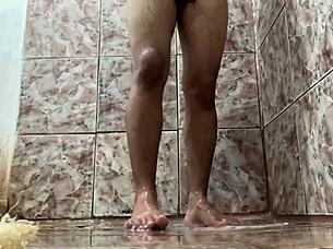 Mature pornstar Novinho displays his huge cock with a good show